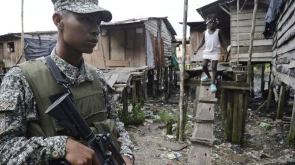 Rociarán con agua bendita la localidad colombiana de Buenaventura para echar de allí al demonio Rociarán con agua bendita la localidad colombiana de Buenaventura para echar de allí al demonio