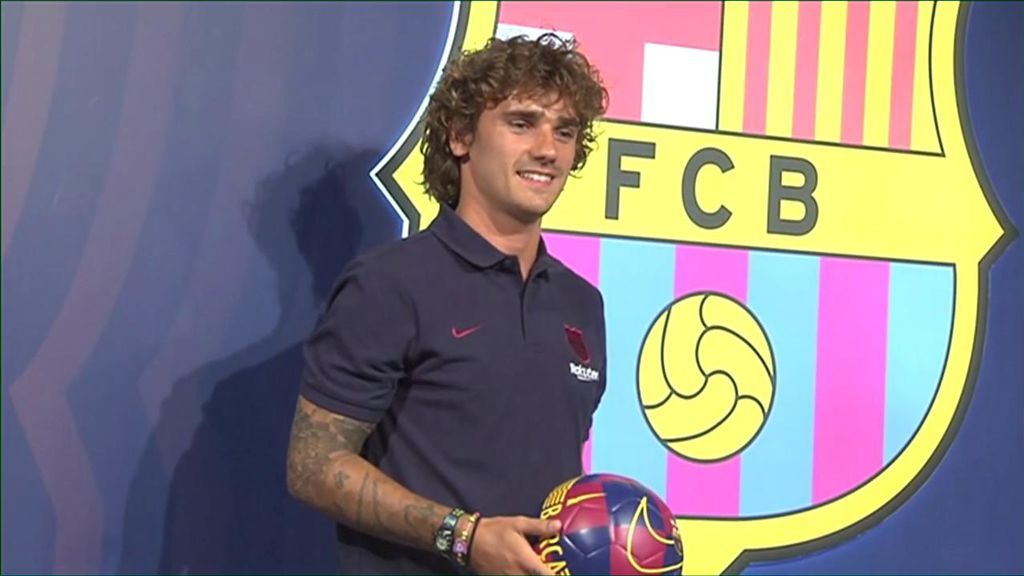 Griezmann ya posa con el escudo del Barcelona: El francés será presentado sin público
