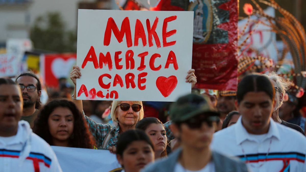 La policía migratoria de Trump comienza con las redadas a la caza de indocumentados La policía migratoria de Trump comienza con las redadas a la caza de indocumentados