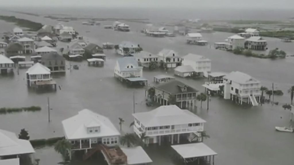 Barry se degrada de huracán a tormenta tropical