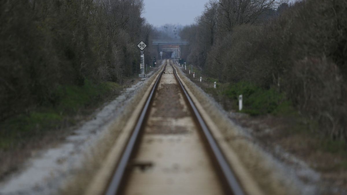 Tragedia en Francia: cuatro muertos, tres de ellos niños, arrollados por un tren en un paso a nivel