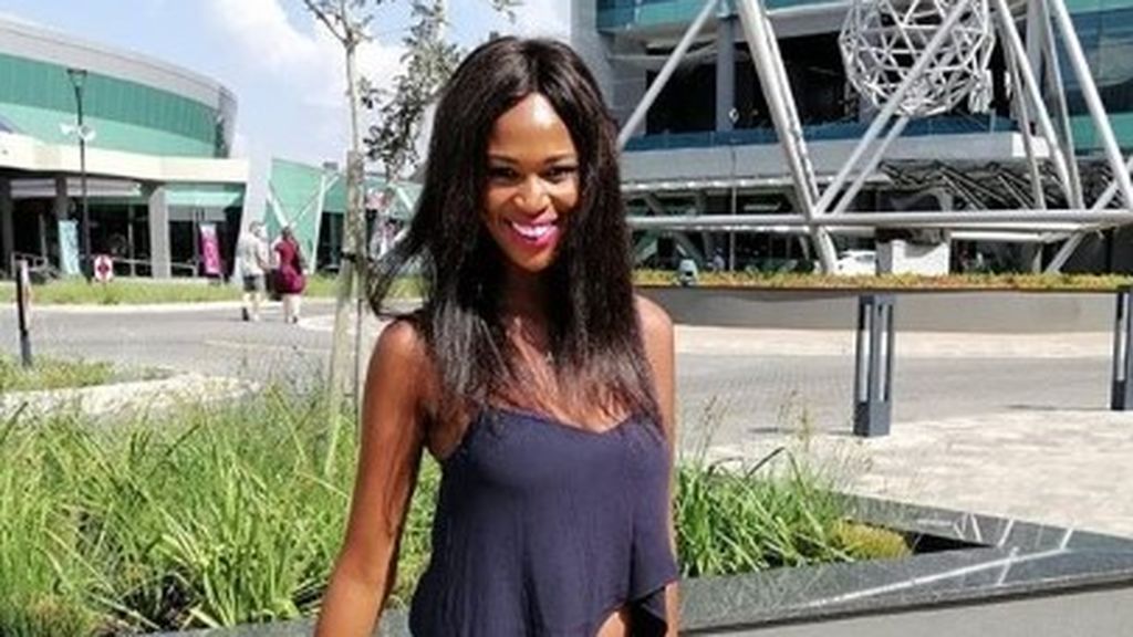 Brote de apartheid en Sudáfrica: jugadores de rugby apalean brutalmente a una pareja interracial Brote de apartheid en Sudáfrica: jugadores de rugby apalean brutalmente a una pareja interracial