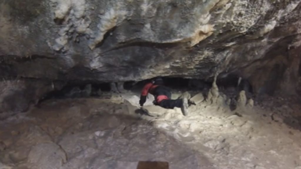 Las dificultades de la cueva donde buscan a tres espeleólogas: "Tiene meandros muy estrechos"
