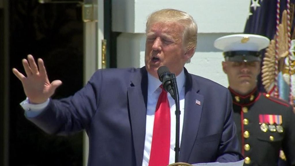 Trump se enfada con la prensa