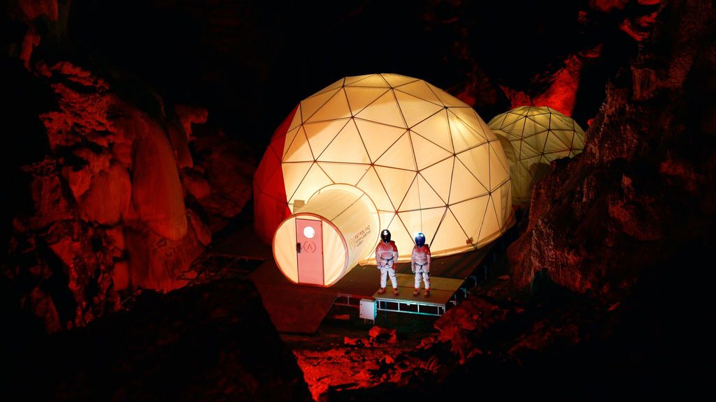 Estación espacial en una cueva de Arredondo