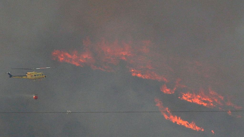 El incendio de Beneixama arrasa 830 hectáreas