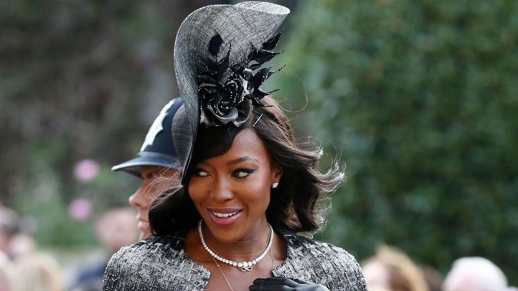 La extraña rutina al volar de la top Naomi Campbell La extraña rutina al volar de la top Naomi Campbell