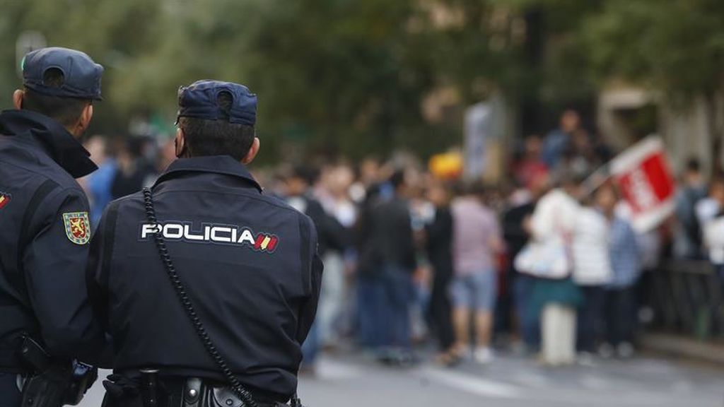 Un hombre acuchilla a su expareja y la madre de esta e intenta suicidarse con sulfamán en Denia Un hombre acuchilla a su expareja y la madre de esta e intenta suicidarse con sulfamán en Denia