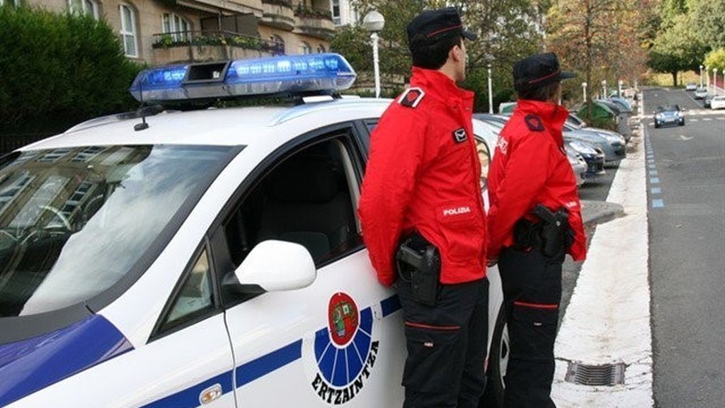 La Ertzaintza busca a dos menores desaparecidos tras un torneo de fútbol La Ertzaintza busca a dos menores desaparecidos tras un torneo de fútbol