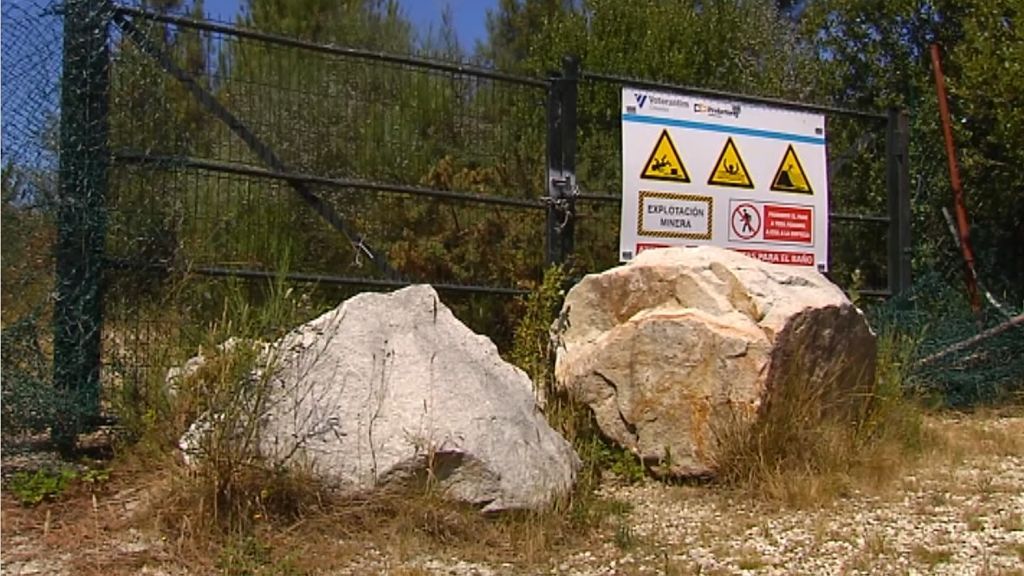 Una balsa cercada en Galicia se convierte en la meca del postureo de la noche a la mañana