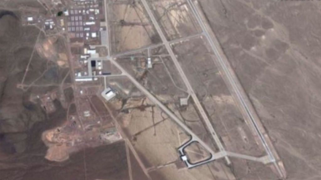 Miles de personas quieren asaltar el Área 51 de Nevada en busca de alienígenas