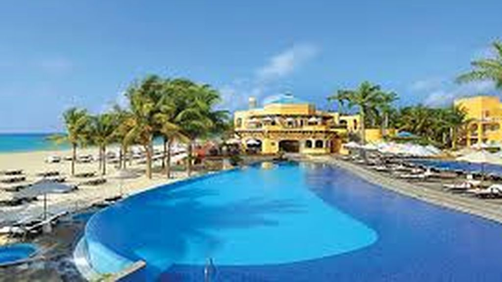 Royal Hideaway playacar