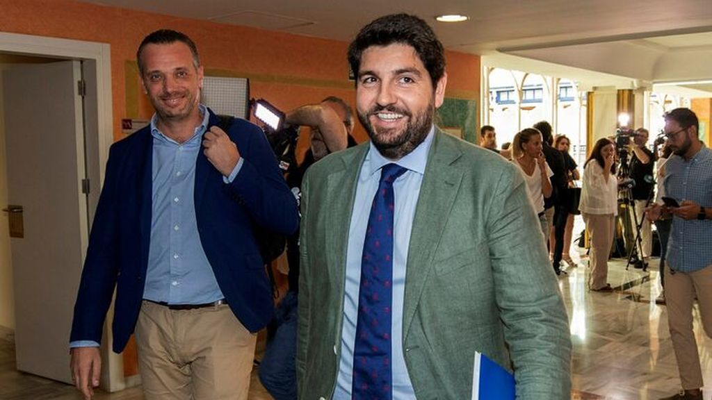 PP, Ciudadanos y Vox llegan a un acuerdo para investir al popular Fernando López Miras PP, Ciudadanos y Vox llegan a un acuerdo para investir al popular Fernando López Miras
