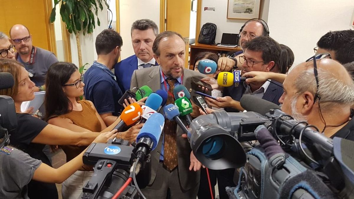Vox desbloquea el gobierno de Murcia al retirar sus propuestas sobre LGTBi Vox desbloquea el gobierno de Murcia al retirar sus propuestas sobre LGTBi