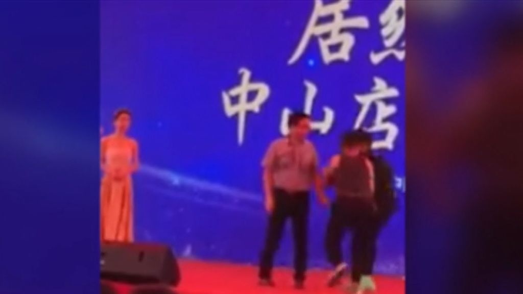 El actor Simon Yam se encuentra fuera de peligro tras ser apuñalado sobre el escenario