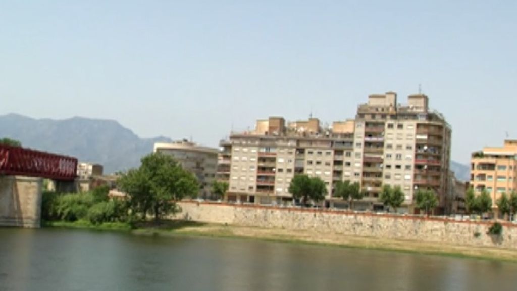 Un hombre retiene a una mujer en Tortosa