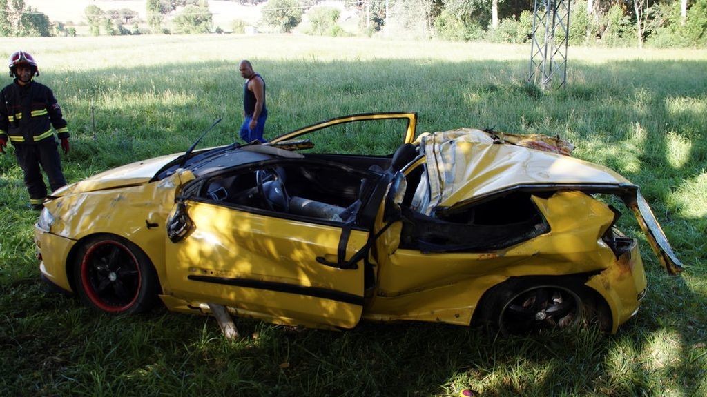 Dos menores y dos jóvenes mueren en un accidente de coche en Salamanca