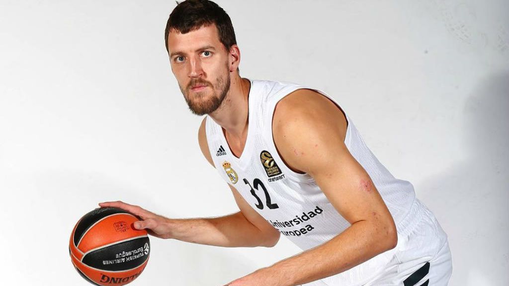 El Estrella Roja comunica que Ognjen Kuzmic está fuera de peligro tras su accidente de coche El Estrella Roja comunica que Ognjen Kuzmic está fuera de peligro tras su accidente de coche