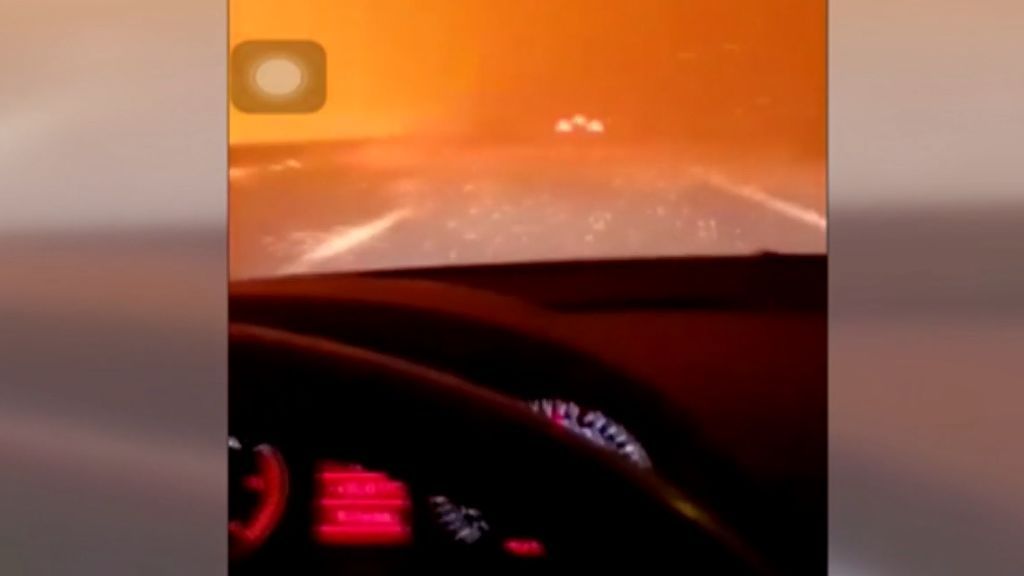 El incendio de Portugal sorprende a los conductores en las carreteras