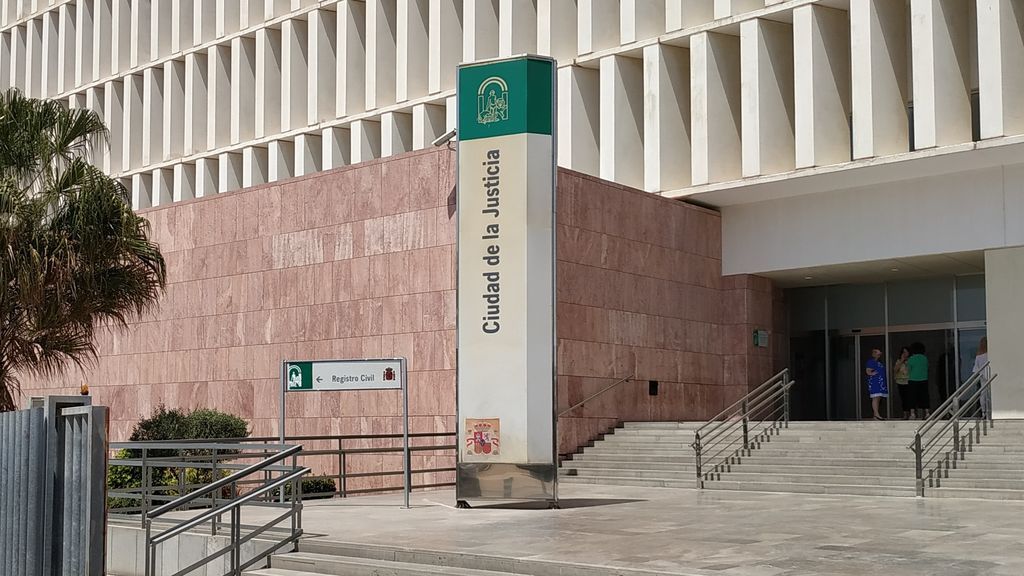 El juez suspende la pena de prisión a Borja con la promesa de que no vuelva a delinquir El juez suspende la pena de prisión a Borja con la promesa de que no vuelva a delinquir