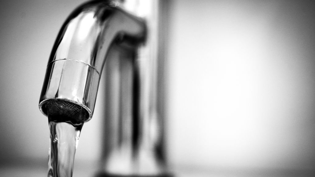 Anatomía de un bulo: agua del grifo radiactiva en París Anatomía de un bulo: agua del grifo radiactiva en París