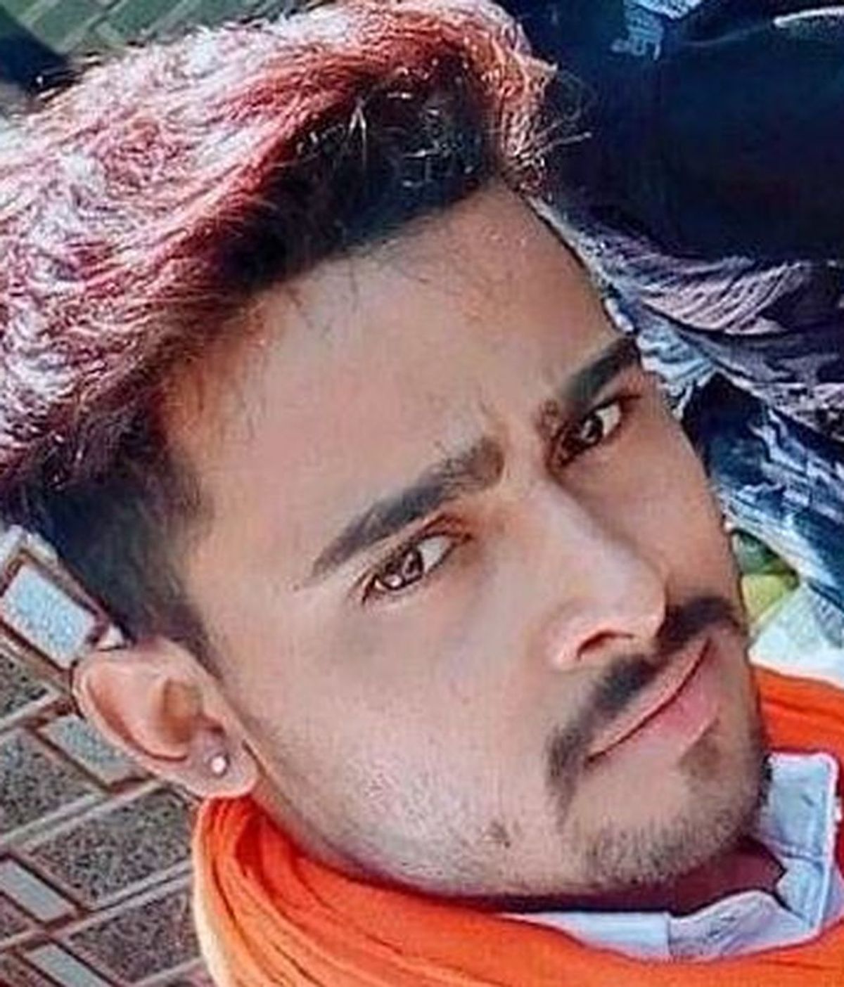 Un joven indio, abandonado por su novia, retransmite su suicidio en Facebook