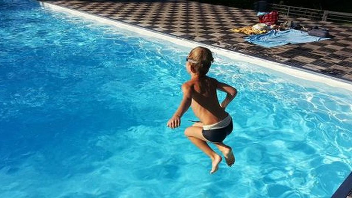 Un niño de tres años muere ahogado en una piscina de plástico