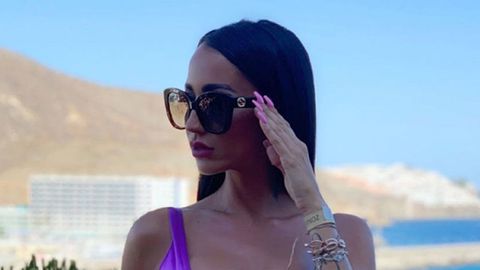 El espectacular posado en topless de Aurah Ruiz 'GH' - Outdoor