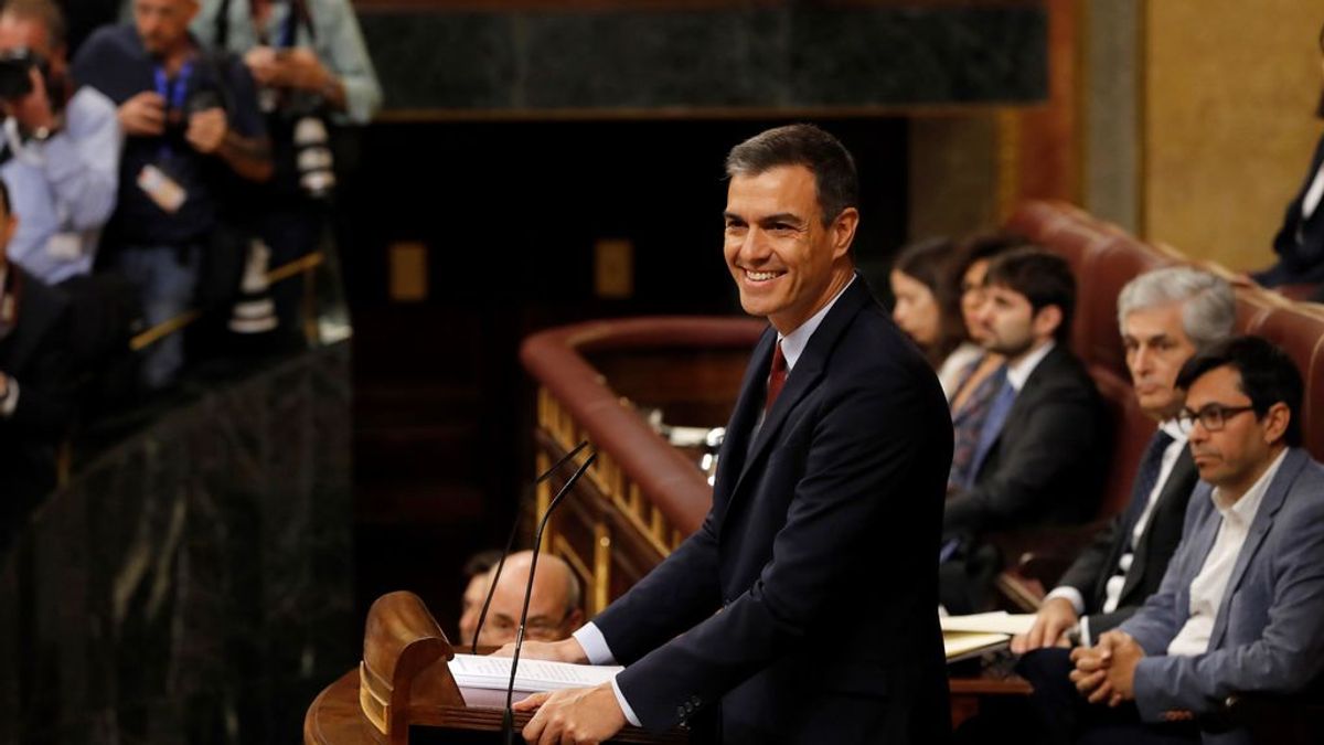 Sánchez olvida Cataluña en dos horas de discurso con mucho gasto y caras serias en Podemos