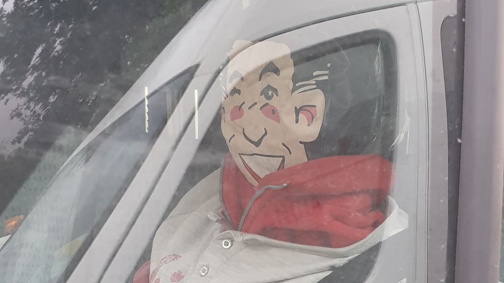 Muñecos hinchables en las ambulancias de la Sanidad vasca por la falta de vigilantes Muñecos hinchables en las ambulancias de la Sanidad vasca por la falta de vigilantes