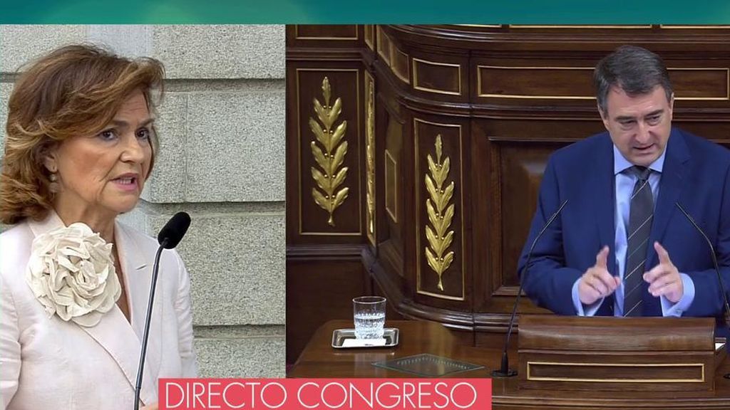 Carmen Calvo habla de las negociaciones con Podemos: "Seguimos dispuestos a hablar"
