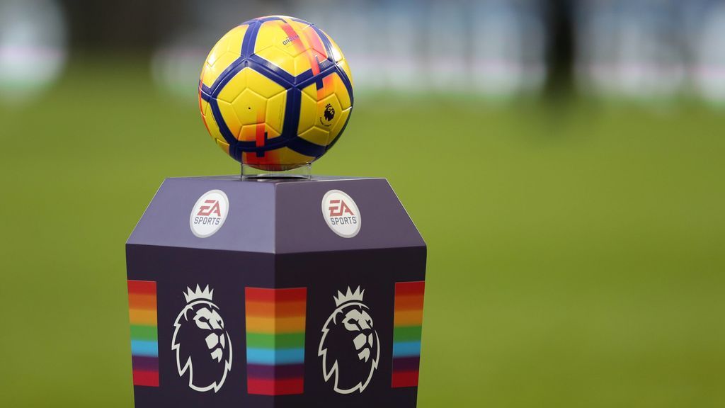 Un club de la Premier League habría prohibido a una de sus estrellas hacer pública su homosexualidad Un club de la Premier League habría prohibido a una de sus estrellas hacer pública su homosexualidad