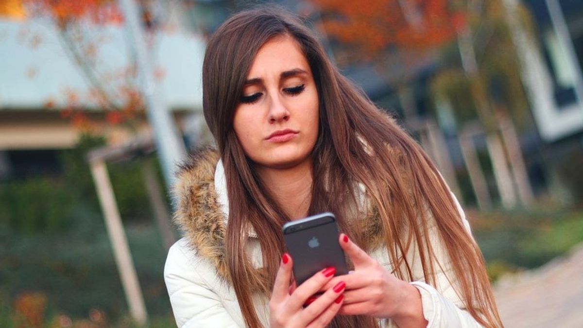 Mensajes de contenido sexual: casi 2 de cada 3 españoles de entre 18 y 24 años lo recibe en su móvil