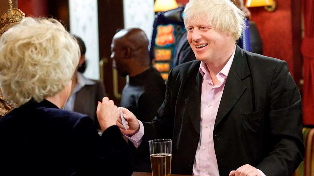 El polémico y surrealista cameo de Boris Johnson en una exitosa serie británica El polémico y surrealista cameo de Boris Johnson en una exitosa serie británica