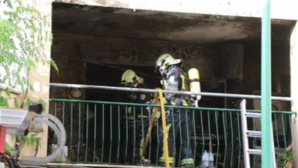 Cuatro personas heridas, una en estado crítico, en un incendio en S'Arenal de Mallorca