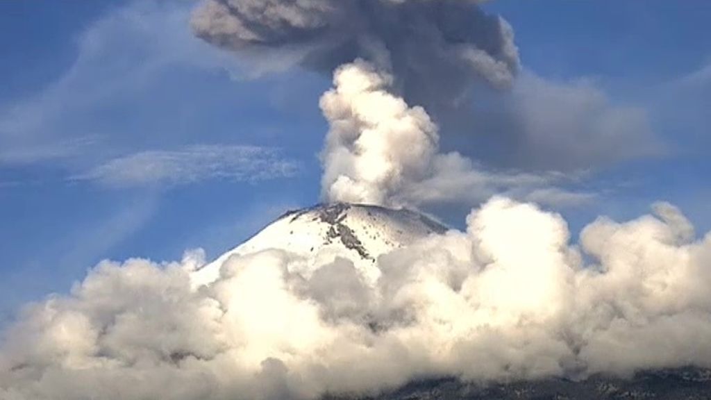 El volcán Popocatépetl registra tres nuevas explosiones