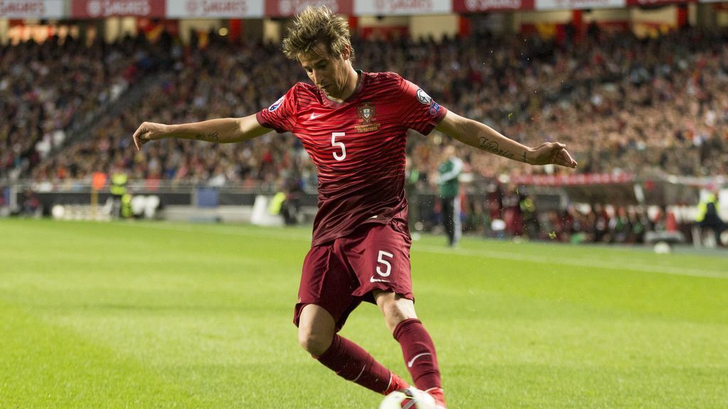 El Oporto frena el fichaje de Coentrao tras las duras críticas de sus aficionados: “Personas que mostraron odio a nuestro club no pueden vestir nuestra camiseta” El Oporto frena el fichaje de Coentrao tras las duras críticas de sus aficionados: “Personas que mostraron odio a nuestro club no pueden vestir nuestra camiseta”