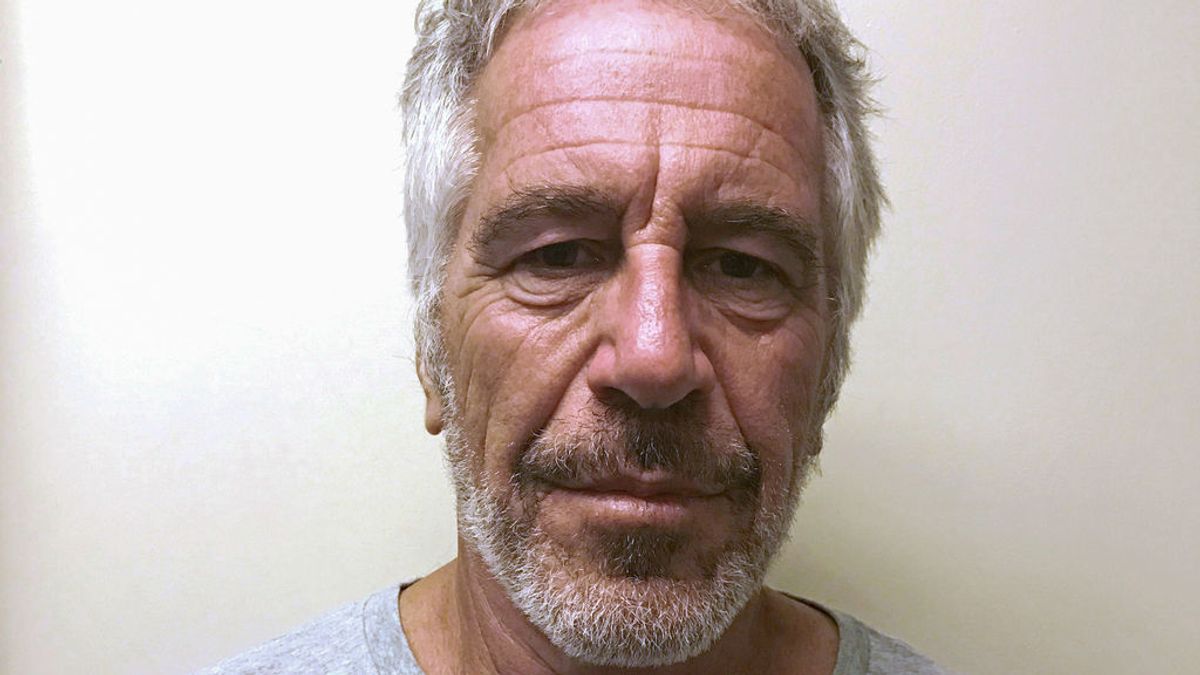 Encuentran a Jeffrey Epstein, acusado de delito sexuales, semiinconsciente y con heridas en el cuello en su celda