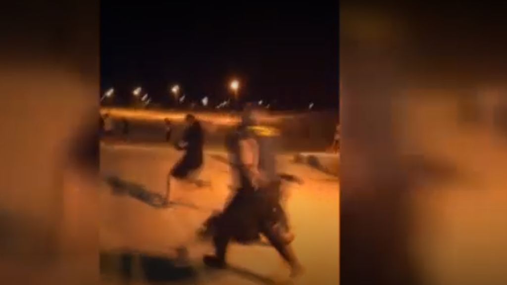 Una pelea de más de cien personas provoca la cancelación de dos discomóviles en Albal (Valencia)