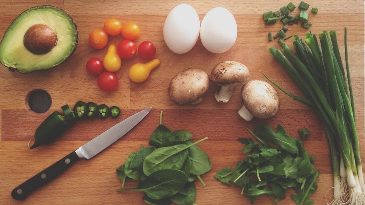 Aguacate, hummus, quesos y un buen pan: cinco comidas cómodas para llevarte a la playa este verano