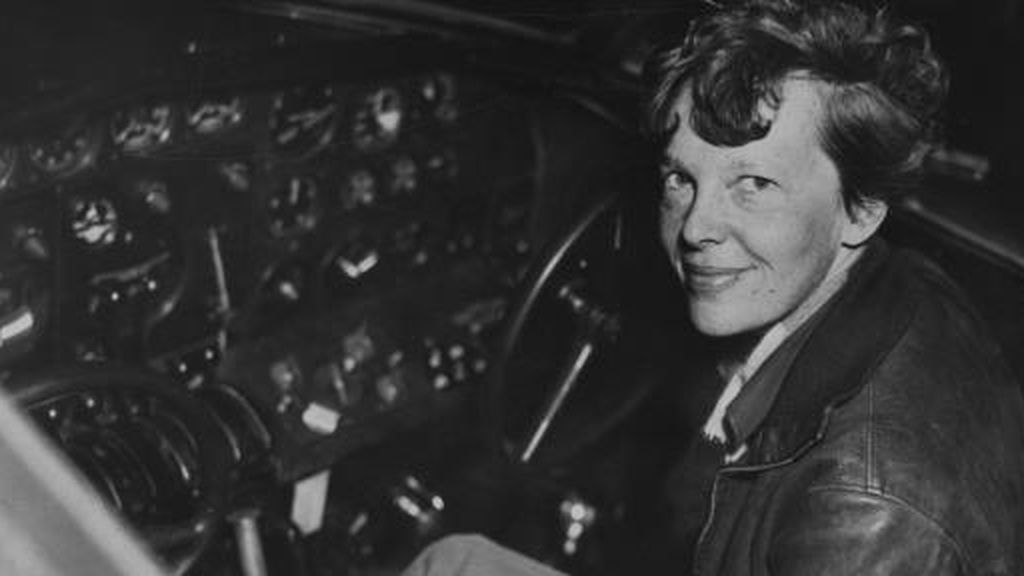 Robert Ballard, el hombre que encontró al Titanic, busca a Amelia Earhart, la piloto perdida mientras daba la vuelta al mundo Robert Ballard, el hombre que encontró al Titanic, busca a Amelia Earhart, la piloto perdida mientras daba la vuelta al mundo