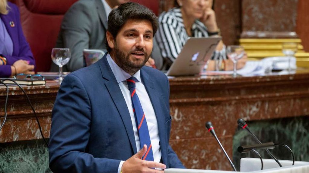 PP, C's y Vox sellan su alianza en Murcia y aprueban, a la segunda, la investidura de López Miras PP, C's y Vox sellan su alianza en Murcia y aprueban, a la segunda, la investidura de López Miras