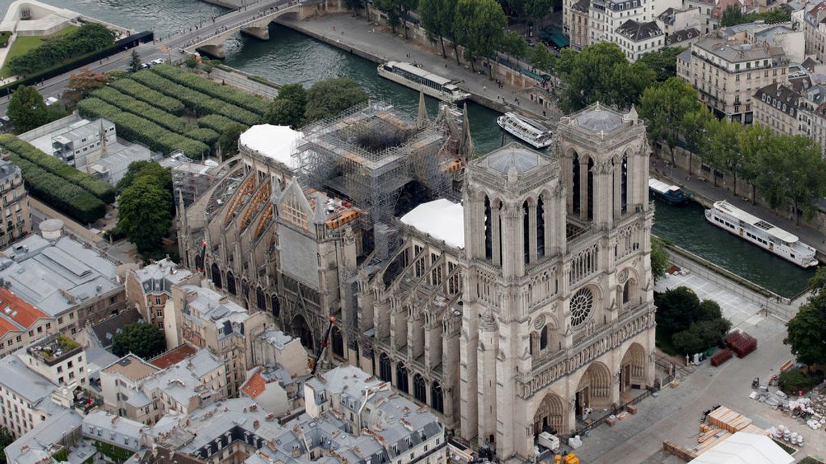 Vías de tren dobladas y Notre Dame, en peligro: consecuencias inexperadas de la ola de calor Vías de tren dobladas y Notre Dame, en peligro: consecuencias inexperadas de la ola de calor