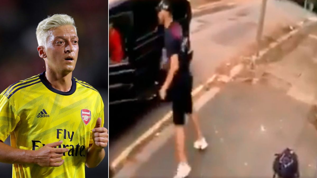 Özil, víctima del ataque de dos hombres con cuchillos y su compañero Kolasinac le salva impidiendo el robo del coche