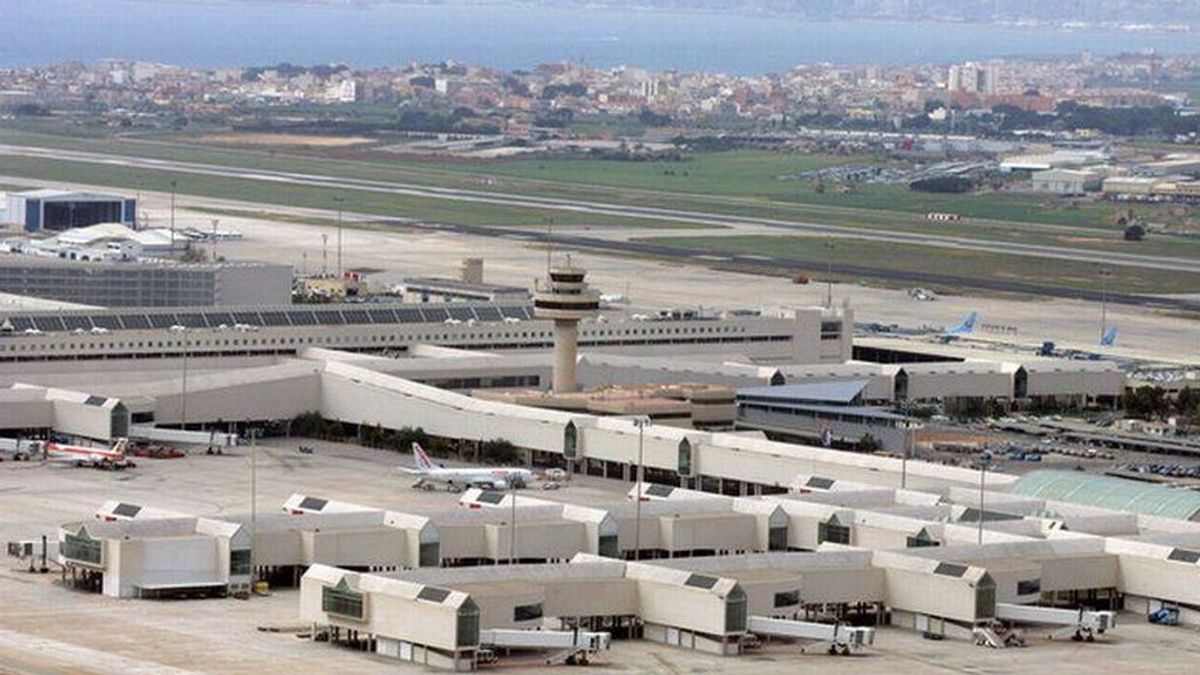 Las altas temperaturas provocan el cierre de una pista en el Aeroport de Palma por ablandar el asfalto