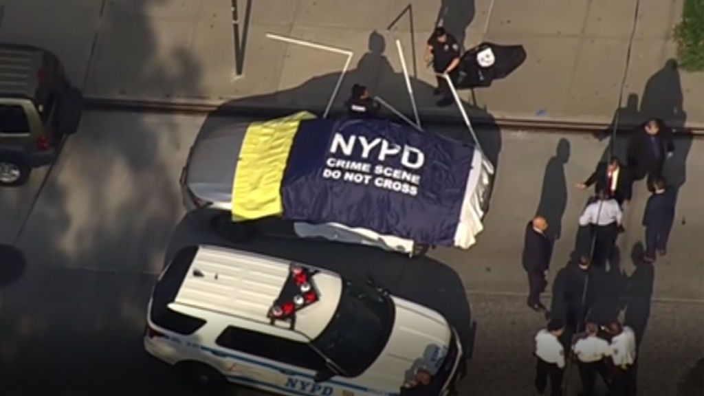 Mueren dos niños pequeños en Nueva York tras ser olvidados por su padre en el coche