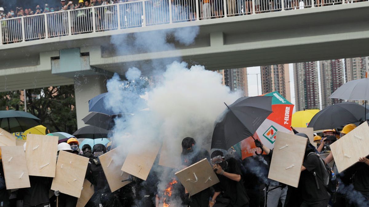 Al menos 23 heridos en una nueva jornada de protestas en Hong Kong Al menos 23 heridos en una nueva jornada de protestas en Hong Kong