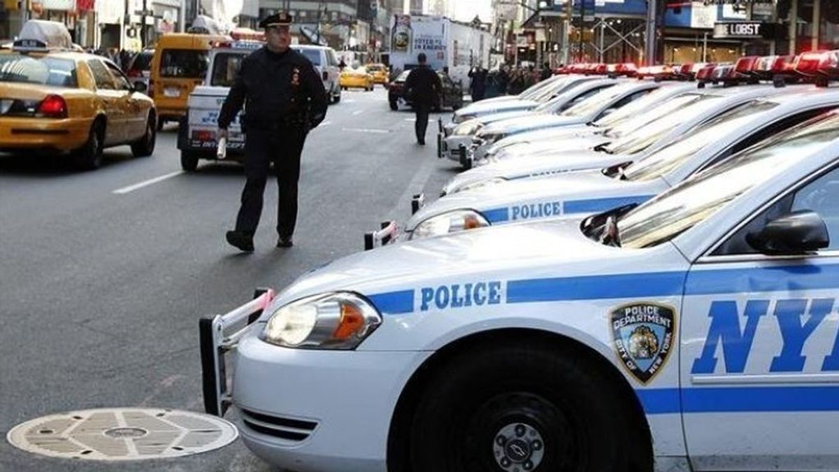 Un tiroteo masivo en un barrio de Nueva York deja un muerto y doce heridos