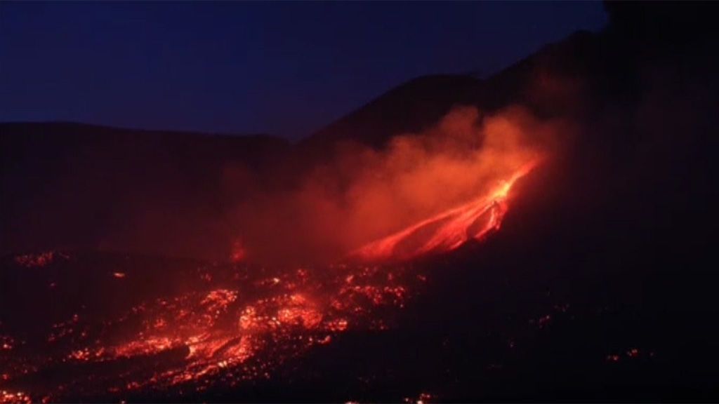 La impresionante belleza del Etna en erupción