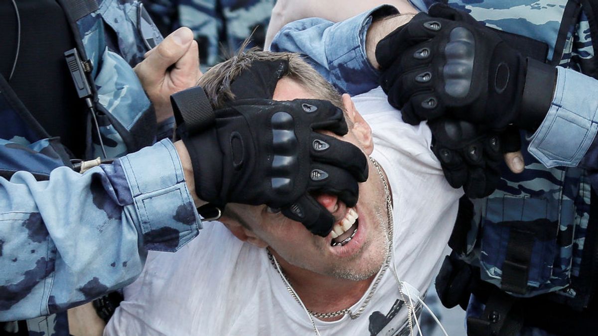 Mas de mil detenidos por pedir elecciones libres en Moscú Mas de mil detenidos por pedir elecciones libres en Moscú